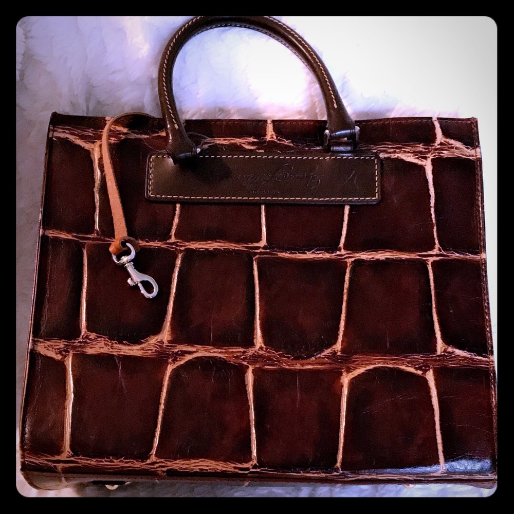 Dooney &Bourke