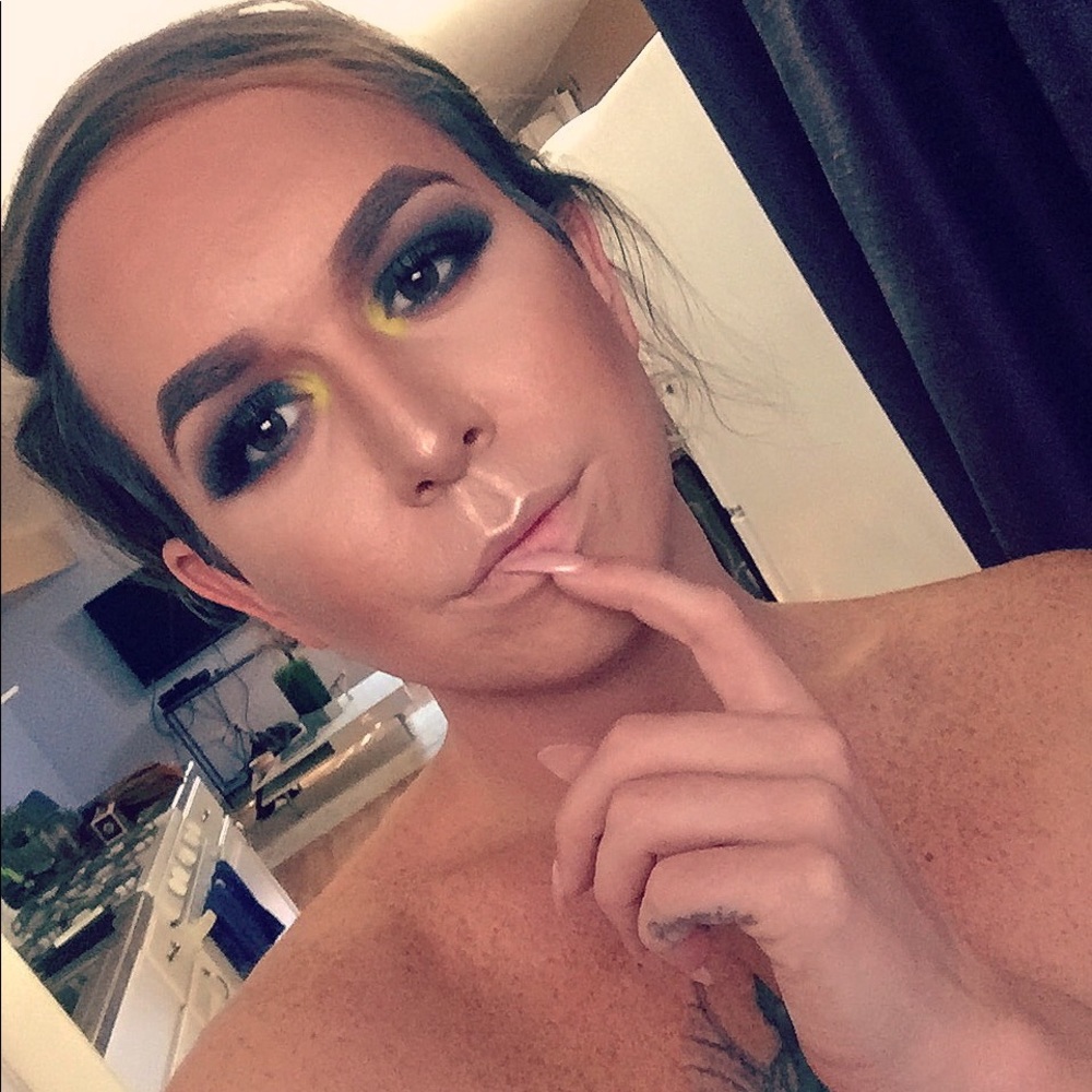 Meet your Posher, Wayne