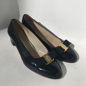 Vintage ferragamo small heel amazing condition