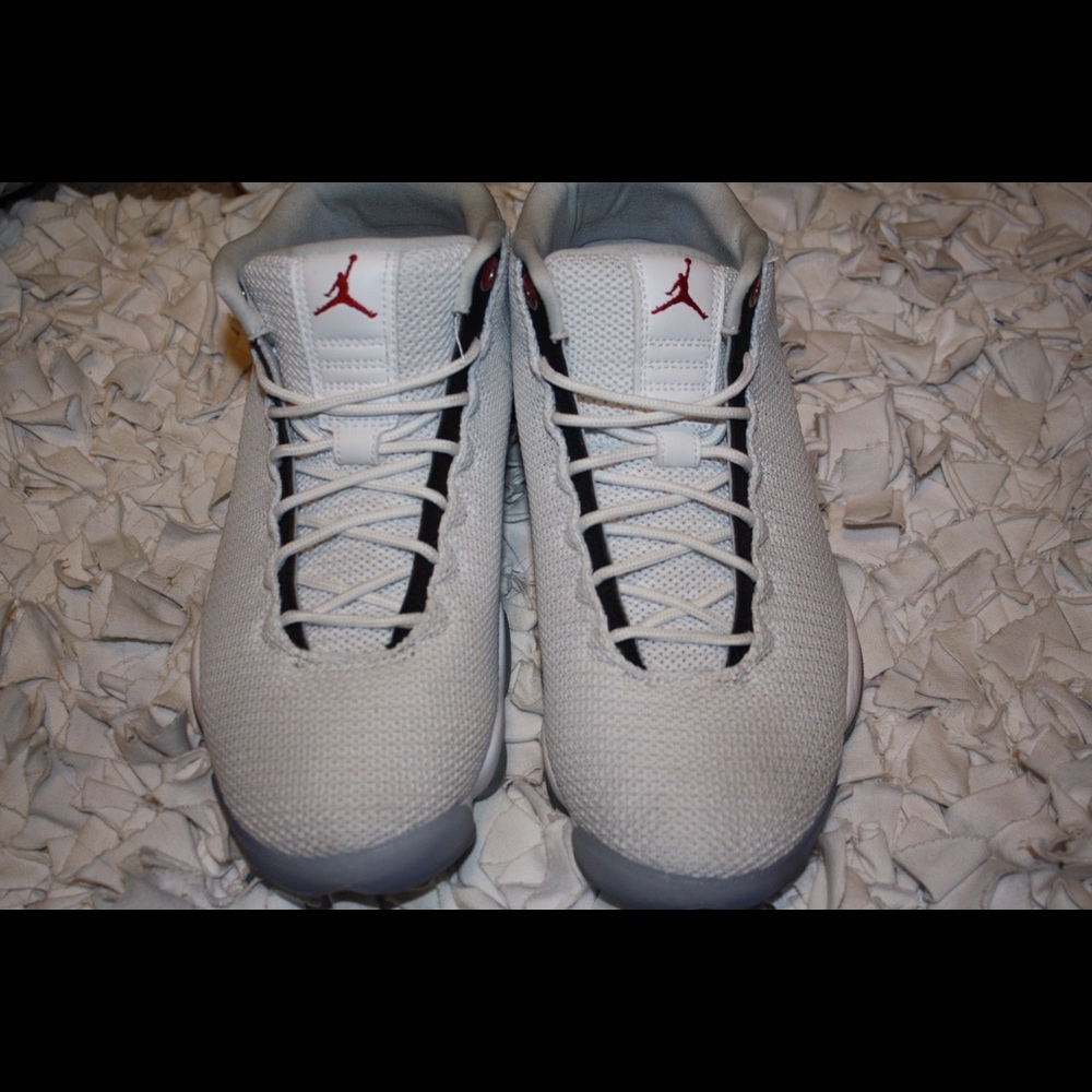 Selling JORDAN HORIZON LOW!!!!