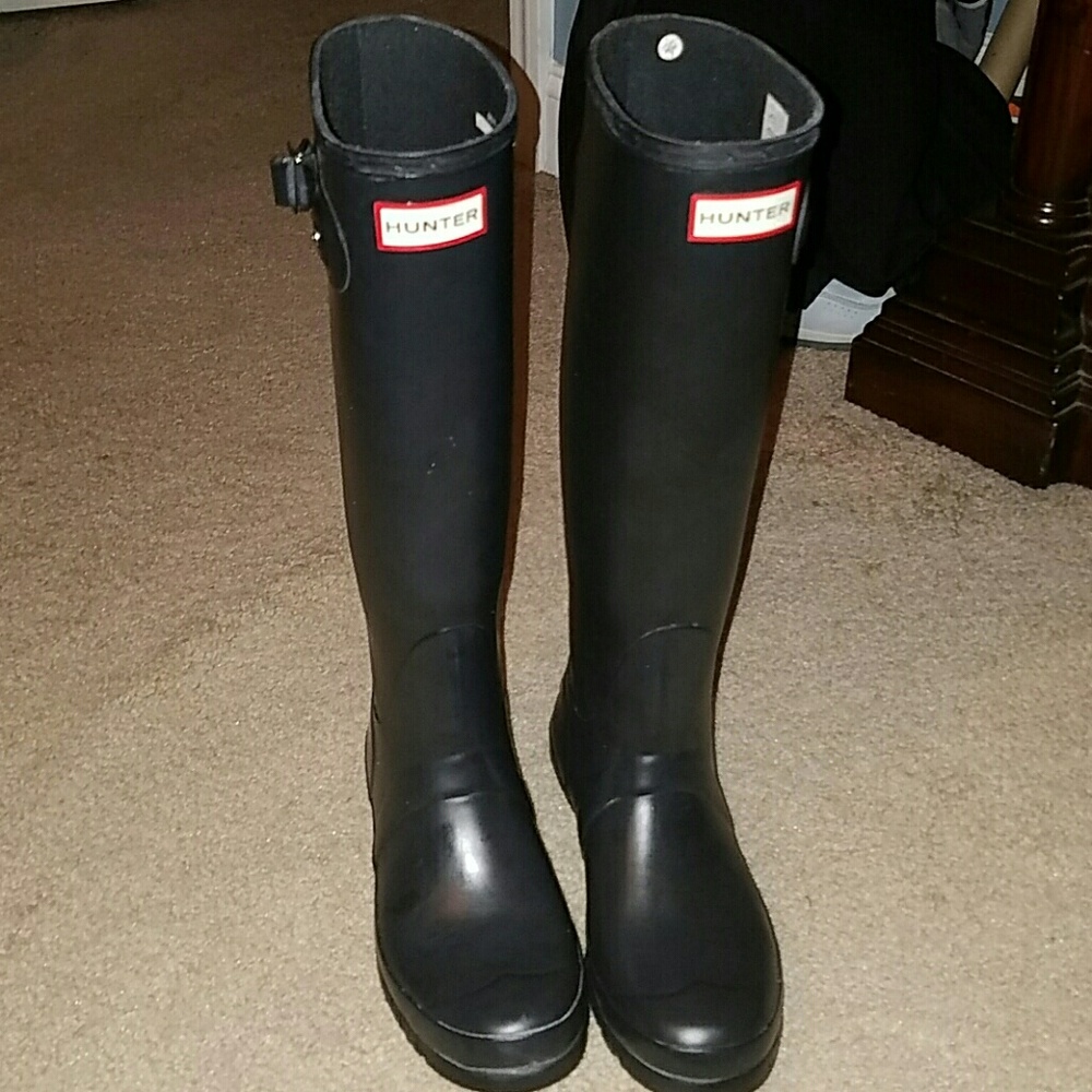 Reduced!! Authentic Matte Buckle Hunter Boot