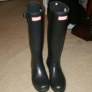 Reduced!! Authentic Matte Buckle Hunter Boot