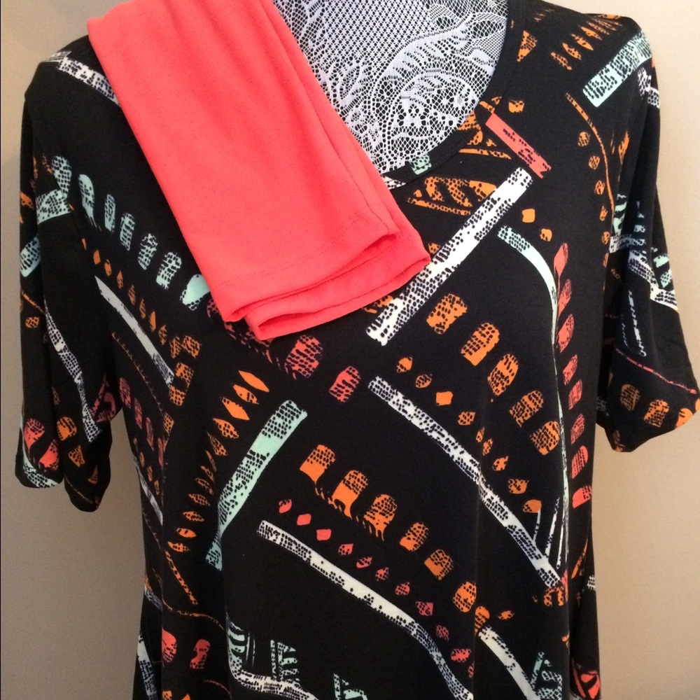 Lularoe Medium perfect T & one size leggings NWT