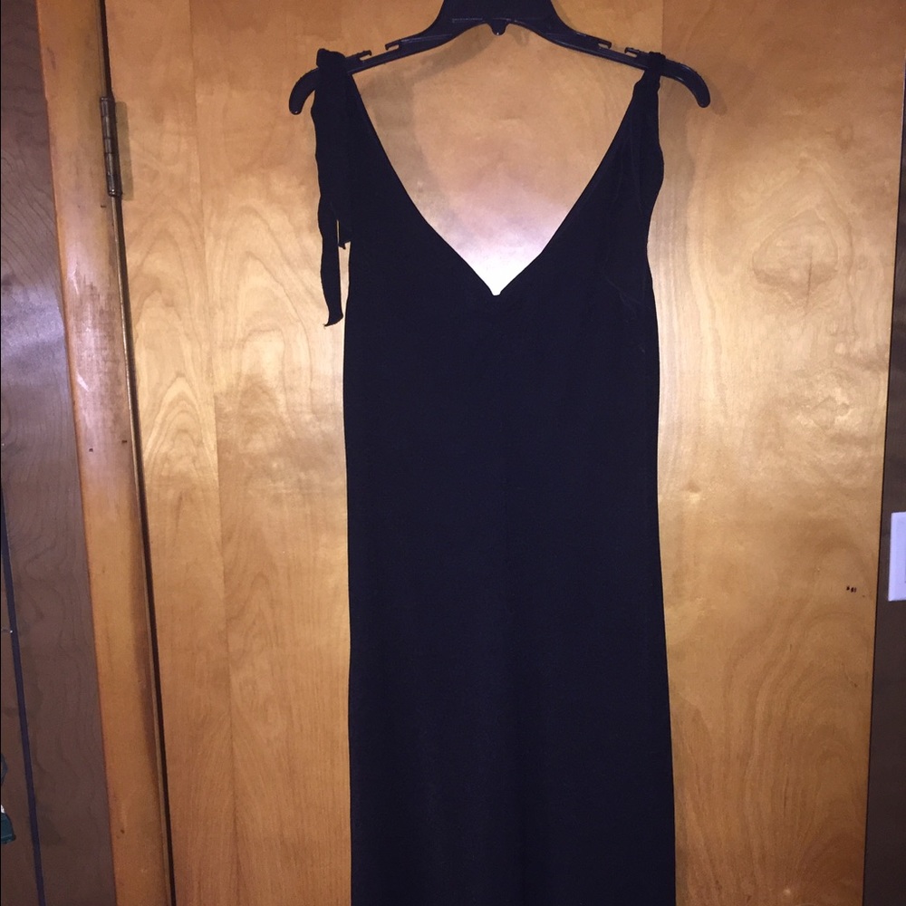 Studio Y (large) black midi dress