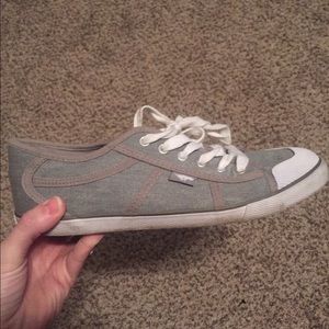 Casual tennis shoes! Good condition!