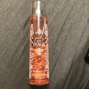 Pretty as a peach body spray