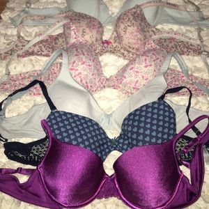 Bundle of 5 VS brand 1 wonderbra brand bras Loved