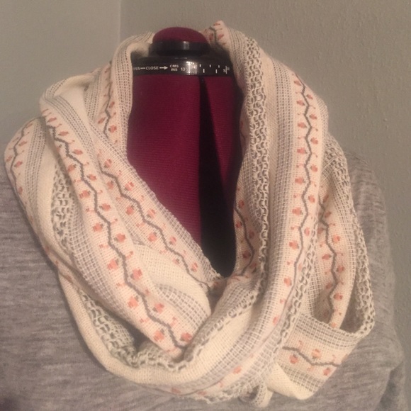 Hand made thick warm infinity scarf for kids&adult - Picture 2 of 4