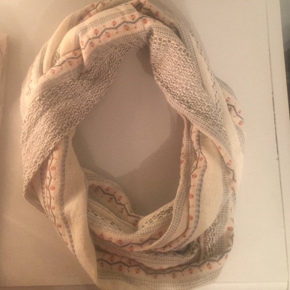 Hand made thick warm infinity scarf for kids&adult - Picture 3 of 4