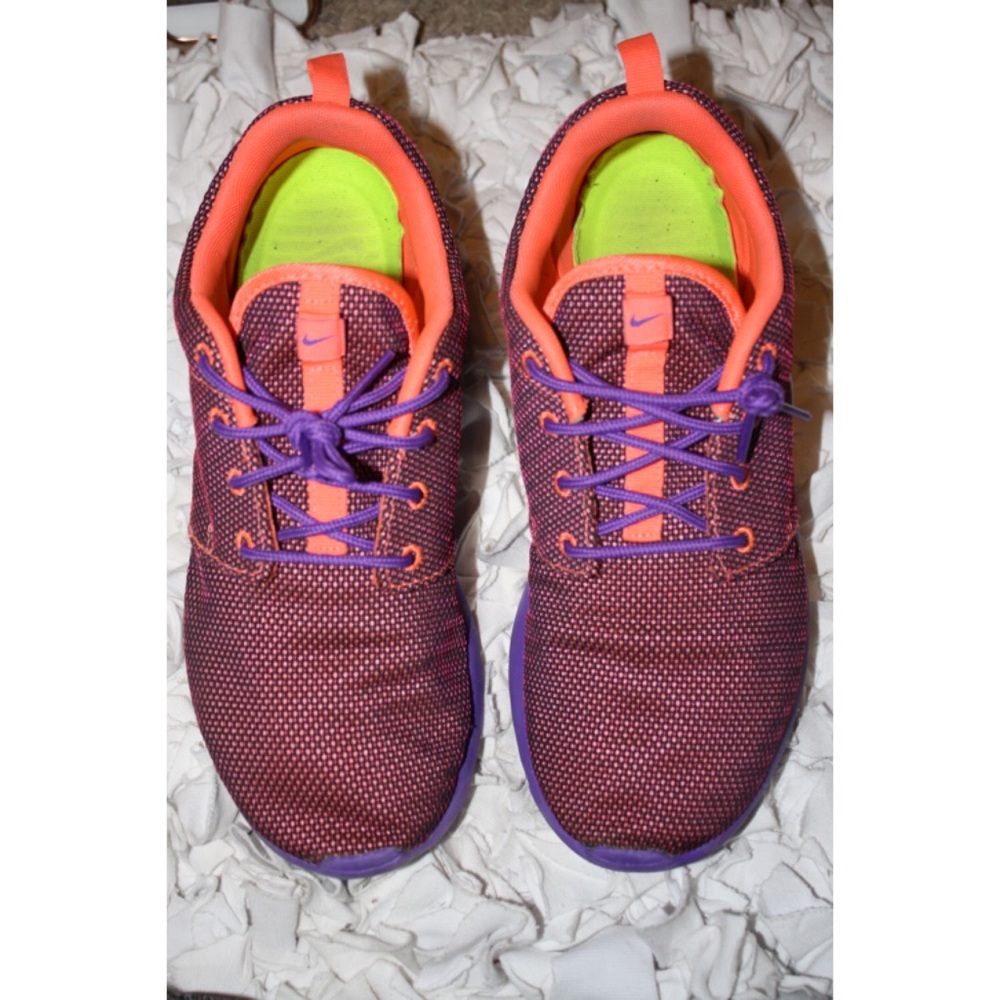 Selling NIKE ROSHE RUNS! Very bright, cute colors!