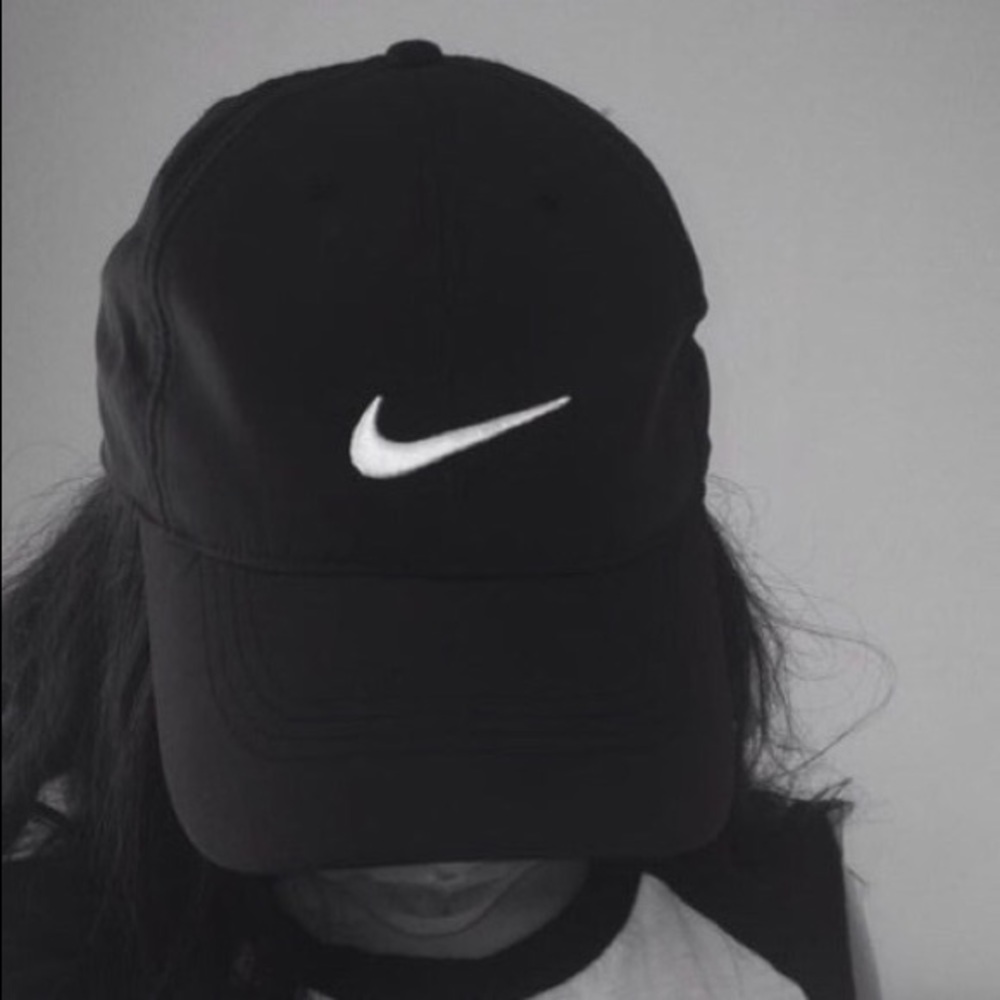 Nike featherlight dri fit cap