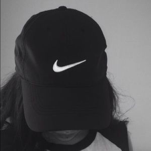Nike featherlight dri fit cap