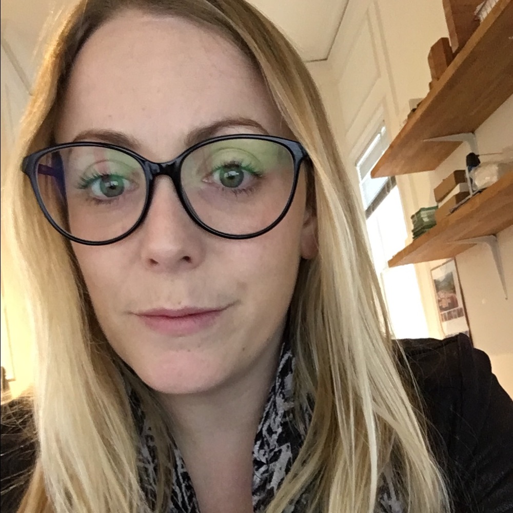 Meet your Posher, Emer