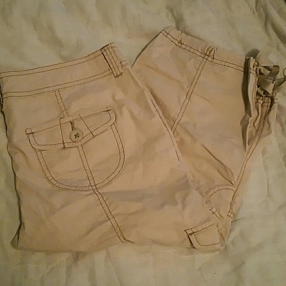 Khaki capris