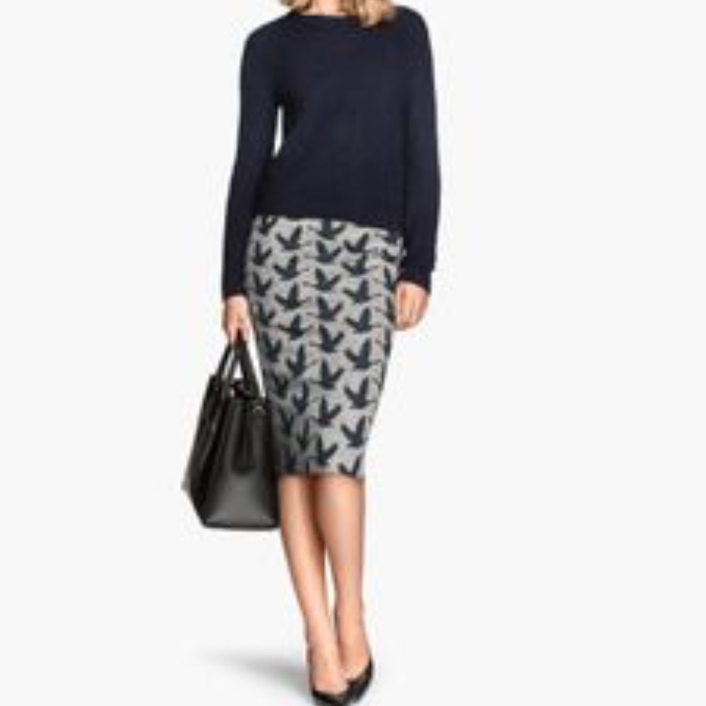 ➕NEW ➕ H&M Pencil Skirt with all over bird print