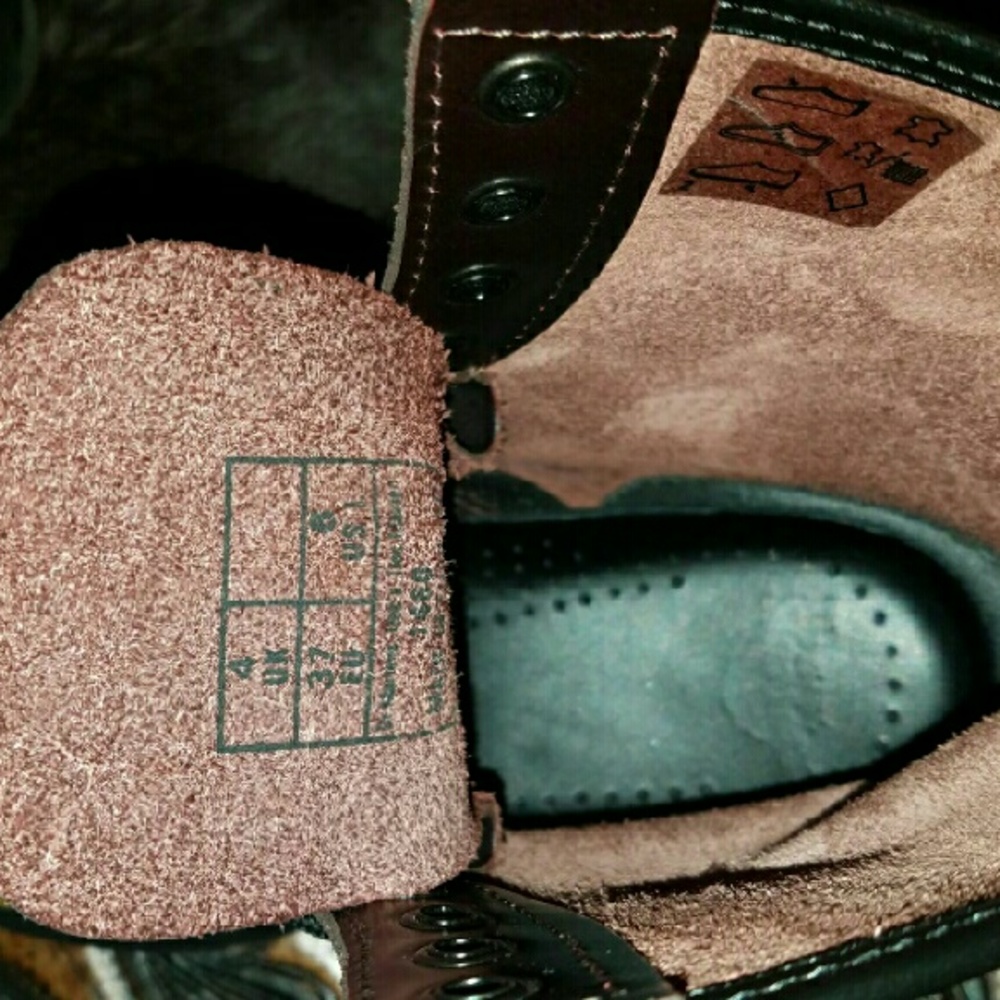 Shoes - Picture 2 of 3