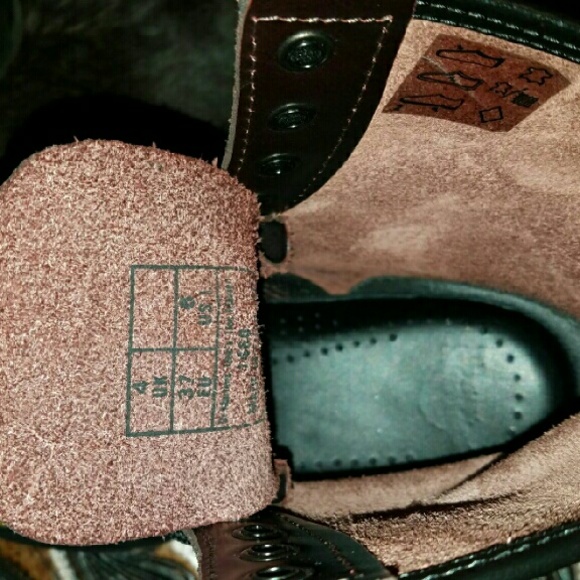 Shoes - Picture 2 of 3