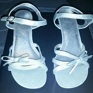 SILVER, 1 INCH HEELED, BOW, SHOES