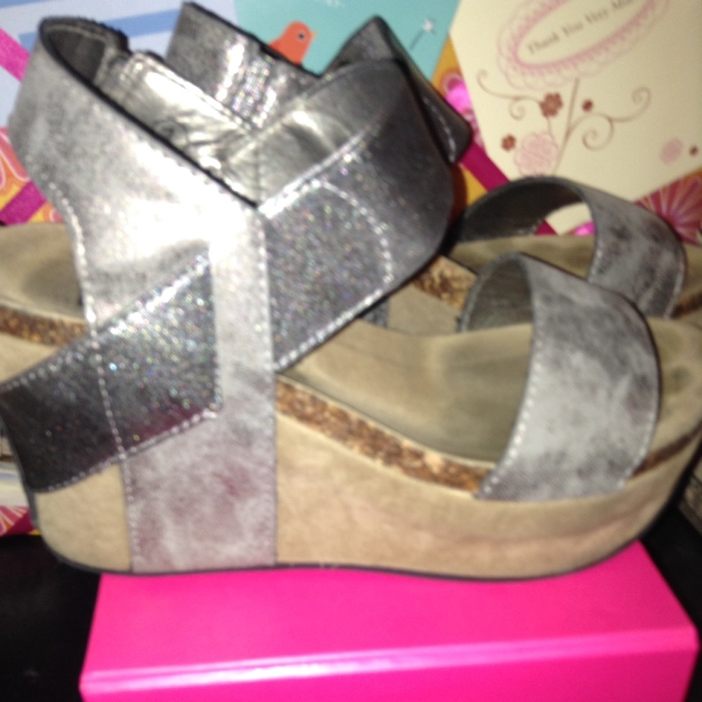 Boutique inspired orbt wedges
