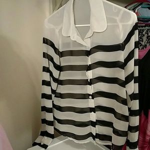 FINAL PRICE! Forever 21 Black & White Shirt
