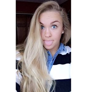 Meet your Posher, Danielle