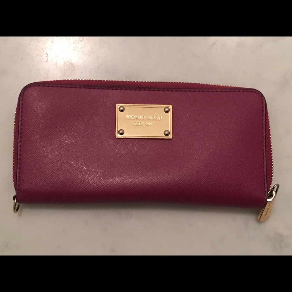 Michael Kors pink wallet LIKE NEW