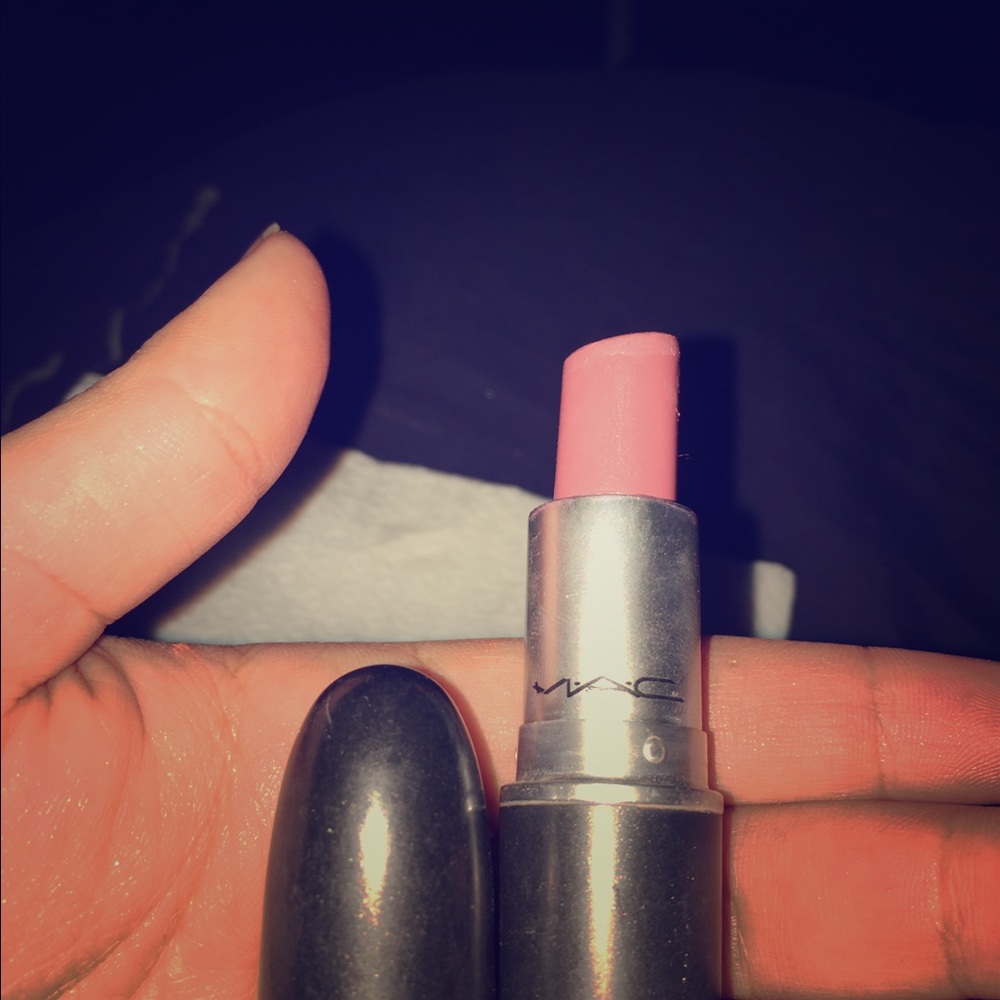 Lipstick mac angel