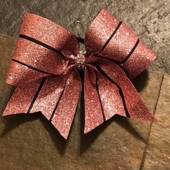 Cheer bow - Picture 1 of 2