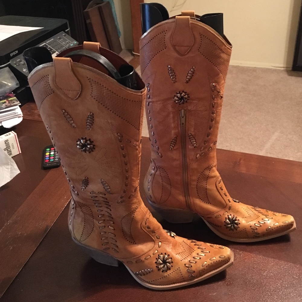 BCB girls leather boots  sz 7