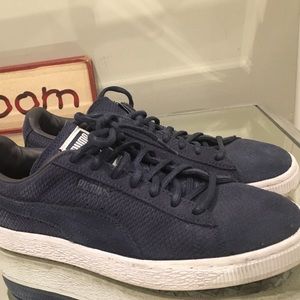 Dark blue puma