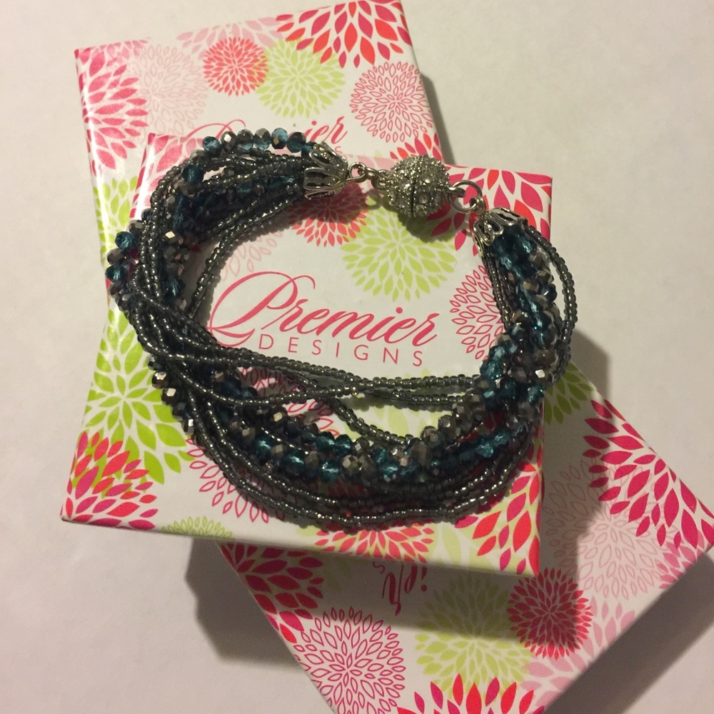 Premier design jewelry💙