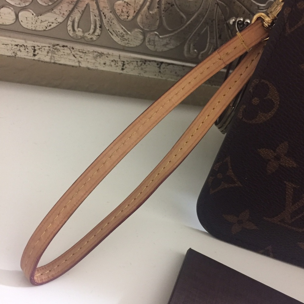 Recently reduced Louis Vuitton Clutch! - Picture 3 of 4