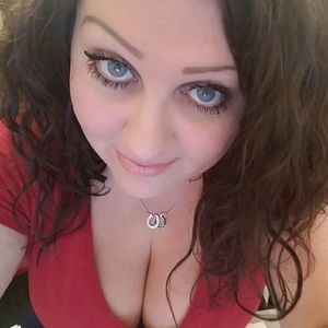 Meet your Posher, Karissa