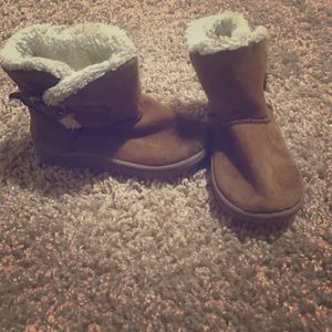 Girl boots