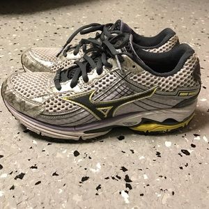 Mizuno Wave Rider 15