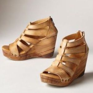 Bed Stu Olinda wedge