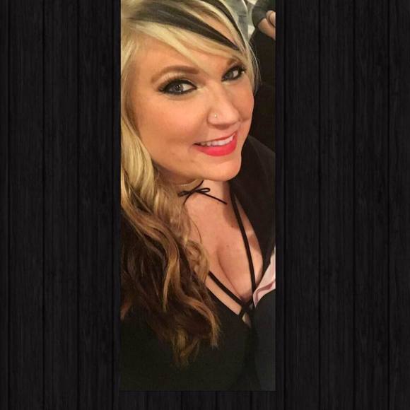 Meet your Posher, Mallory - Picture 1 of 1