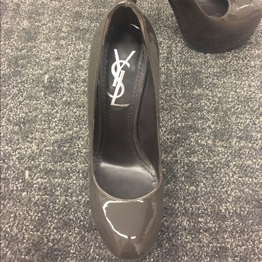 Yves Saint Laurent Grey high patent leather shoes