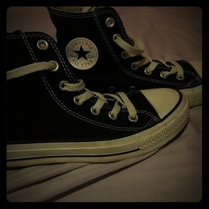Black Women's high top converse size 6