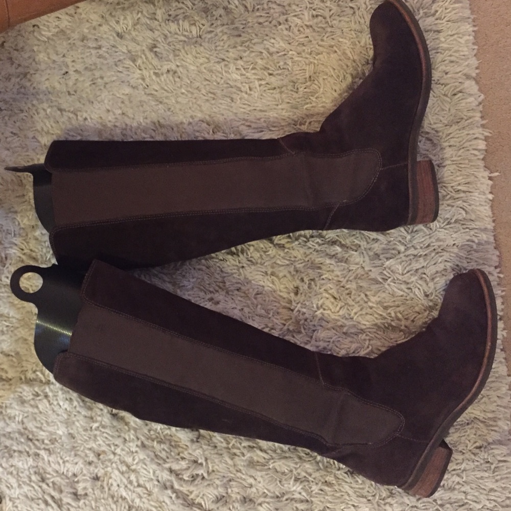Beautiful Cole Haan Nike Air suede chocolate boots