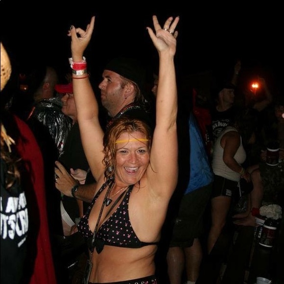 Meet your Posher, Evangeline - Picture 5 of 6