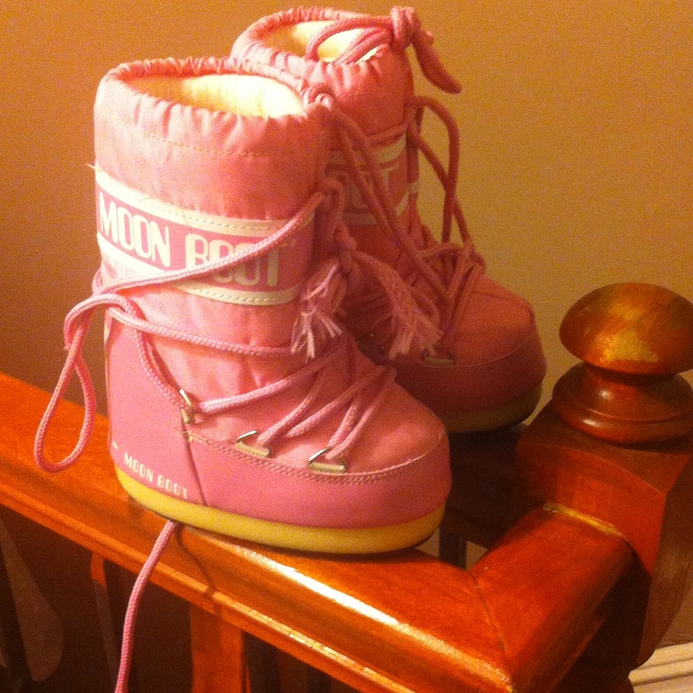 Girls Pink Moon Boots