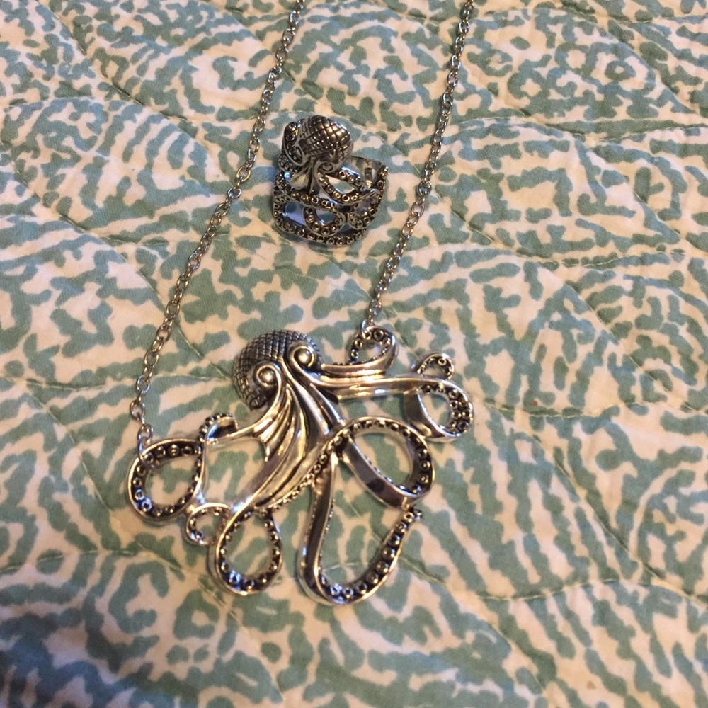Octopus ring size 7 and necklace set!