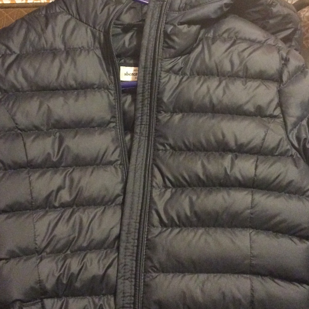 Abercrombie jacket kids size large black.