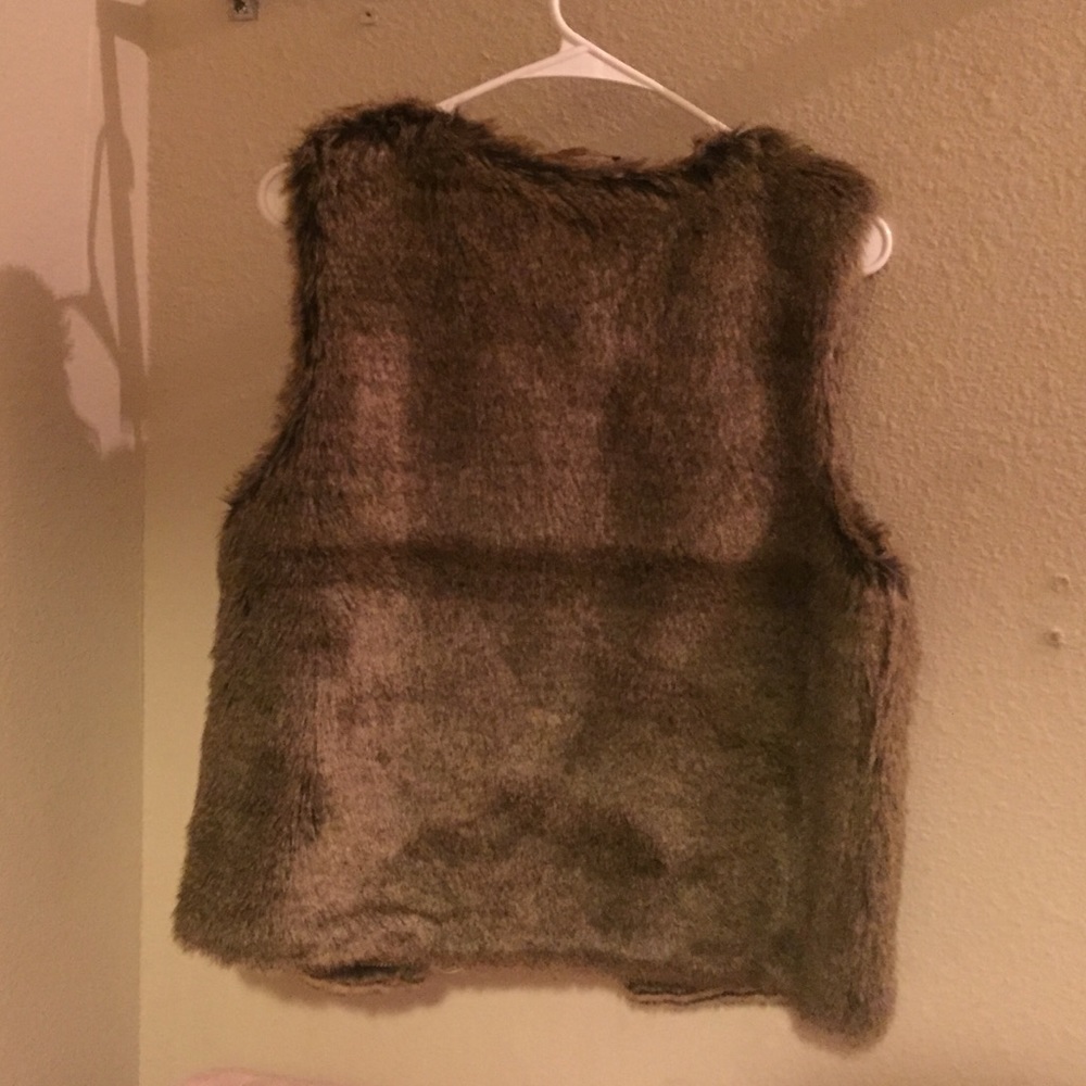 H&M Vest - Picture 2 of 3