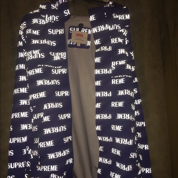 SUPREME WINDBREAKER