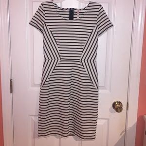 Short sleeve dress