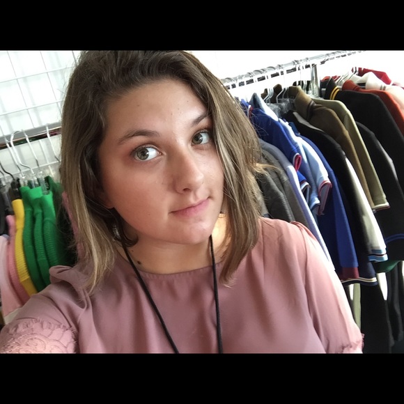 Meet your Posher, Arianna - Picture 1 of 1