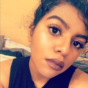 Meet your Posher, Chloe