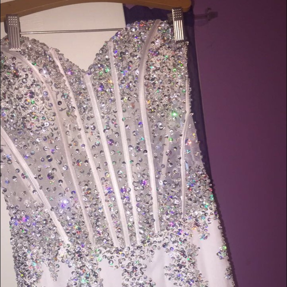 Prom dress - Picture 3 of 6